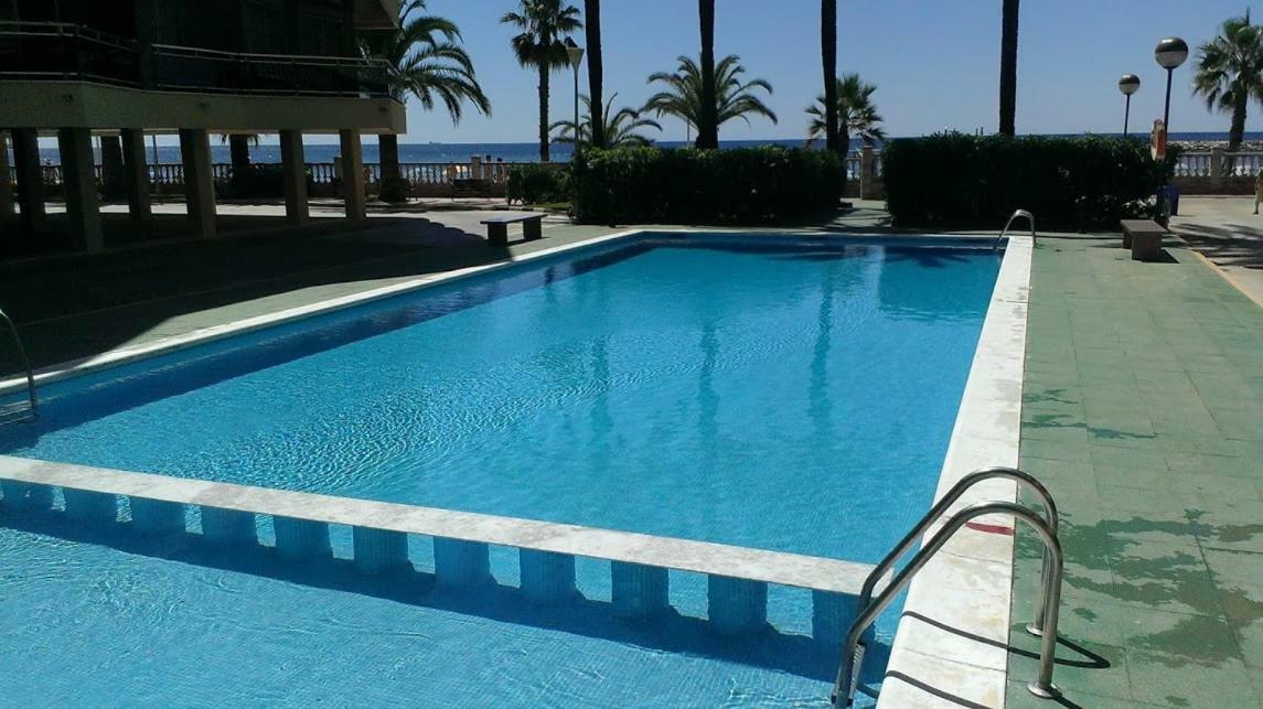 Apartamentos Marina Sol De Espana Камбрильс Экстерьер фото